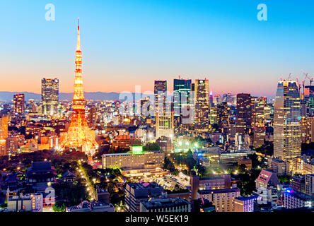 Toits de Tokyo et Tour de Tokyo Japon Asian Cityscape Banque D'Images