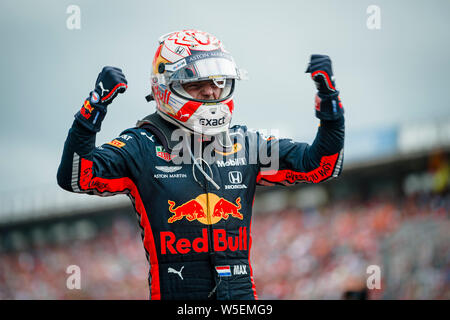 Hockenheim, Allemagne. 28 juillet, 2019. Red Bull Racing a pilote néerlandais Max Verstappen célèbre après avoir remporté le Grand Prix de F1 race. Credit : SOPA/Alamy Images Limited Live News Banque D'Images