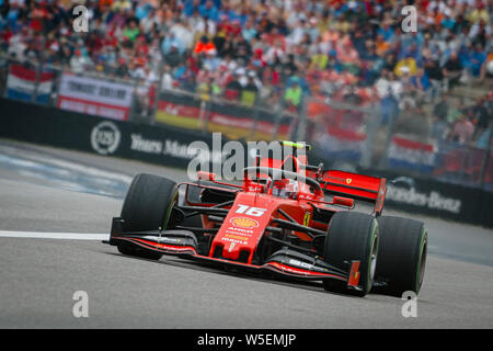 Hockenheim, Allemagne. 28 juillet, 2019. La Scuderia Ferrari pilote Monégasque Charles Leclerc fait concurrence au cours de l'Allemand F1 course de Grand Prix. Credit : SOPA/Alamy Images Limited Live News
