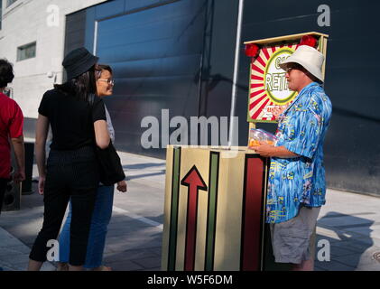 Montréal, Québec, Canada. Jul 2019. Événements, spectacles, artistes, et l'amusement et de l'alimentation, au Festival Juste pour rire. Rédaction d'illustration. Banque D'Images