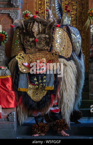 Barongan est un personnage dans la mythologie de Bali. Il est le roi des esprits, leader des hôtes de bon, et ennemi de Rangda dans la danse traditionnelle Banque D'Images