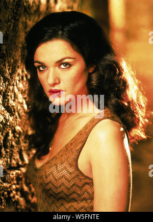 RACHEL WEISZ dans THE MUMMY RETURNS (2001), réalisé par Stephen Sommers. Credit : Universal Studios / Album Banque D'Images