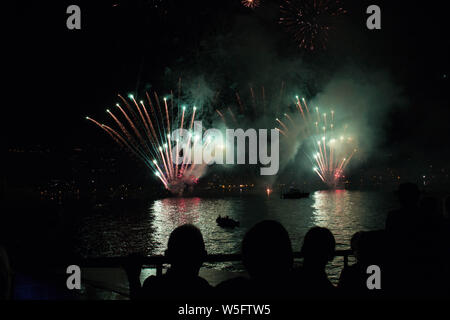 D'artifice à Ischia sur la fête de sainte Anne le 26 juillet Banque D'Images