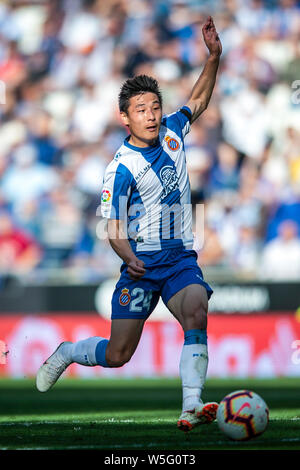 Wu Lei de RCD Espanyol dribbles contre FC Séville durant leur 28e match de la saison 2018-2019 de la Liga à RCDE Stadium à Barcelone, Espagne, Banque D'Images