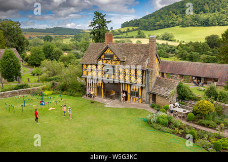 L'entrée au château de Stokesay, Shropshire UK Banque D'Images