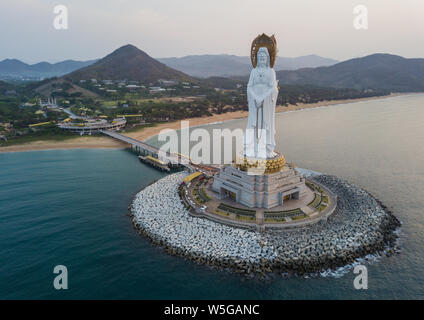 Vue de la statue de Guanyin Futian près du Temple de Nanshan dans la ville de Sanya de Sanya, Chine du sud de la province de Hainan, 25 mars 2019. La Guanyin de Banque D'Images