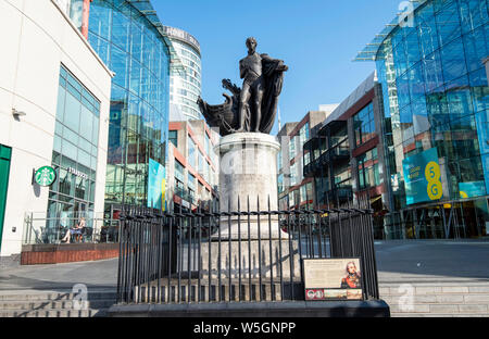 Statue de Nelson au centre commercial Bullring Birmingham City dans la région des West Midlands, Angleterre, Royaume-Uni Banque D'Images