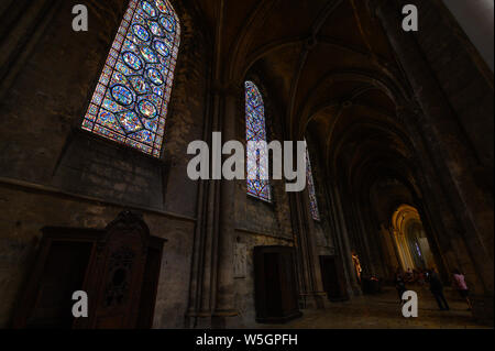 Chartres, France - Nov 2019 - intérieur de la Cathédrale Notre Dame Banque D'Images