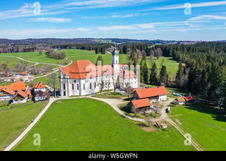 Vue aérienne de l'église de pèlerinage de Wies, UNESCO World Heritage Site, Bavaria, Germany, Europe Banque D'Images