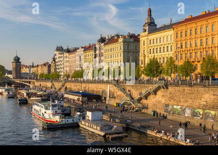 Bâtiments Art Nouveau à Prague Rasinovo remblai à Nabrazi, rue Riverside, Prague, la Bohême, République Tchèque, Europe Banque D'Images