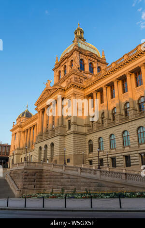 Le Musée National (Narodni muzeum) dans la nouvelle ville à la lumière du soleil, dernier Prague, Bohemia, République Tchèque, Europe Banque D'Images