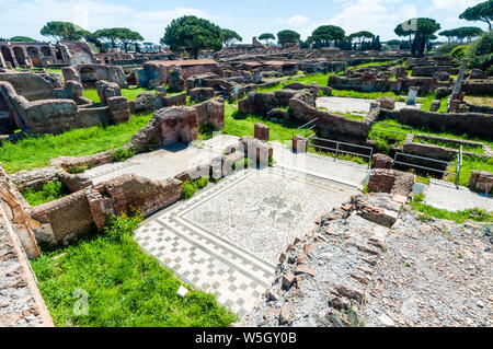 Mosaic, bloc de Bacchus et Arianna, site archéologique d'Ostia Antica, Ostia, province de Rome, Latium, Italie, Europe Banque D'Images