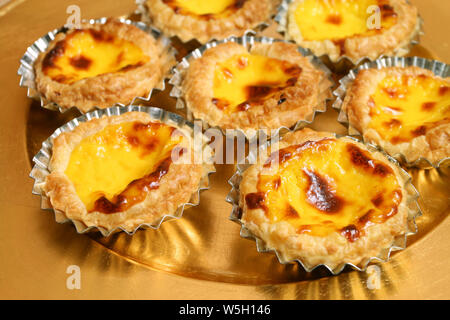 Tartelettes oeufs traditionnels portugais - Pasteis de nata Banque D'Images