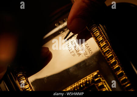 Détail de la Ladies' 2019 : Simona champion d'être gravé sur le plat de l'eau de Vénus pour le trophée de Wimbledon, 2 Banque D'Images