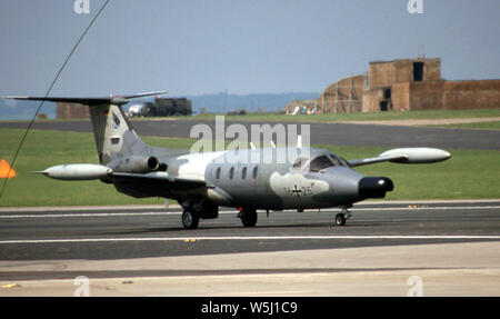 Bundeswehr Hamburger Flugzeugbau Luftwaffe HFB 320 Hansa Jet - 16  + 25 Banque D'Images