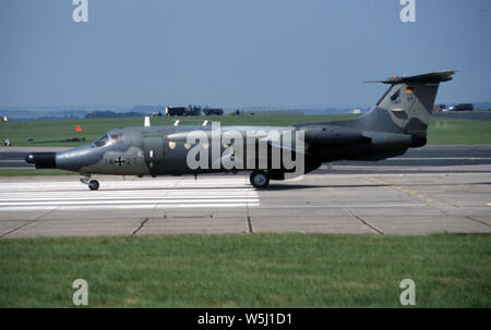 Bundeswehr Hamburger Flugzeugbau Luftwaffe HFB 320 Hansa Jet - 16  + 27 Banque D'Images