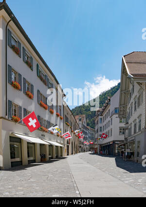 Coire, GR / Suisse - 29. Juillet 2019 : le centre historique de la vieille ville de Chur avec la Poststrasse rue menant au cœur de la ville Banque D'Images