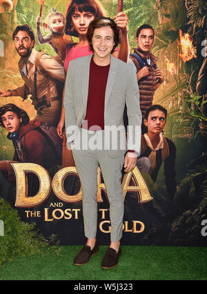 LOS ANGELES, CA - le 28 juillet : Nicholas Coombe assiste à la première mondiale de la Paramount Pictures' 'Dora et la ville perdue d'or" du Regal Cinemas L.A. Vivre le 28 juillet 2019 à Los Angeles, Californie. Banque D'Images