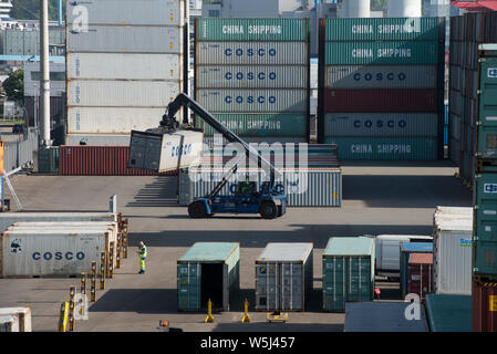 Allemagne, Hambourg, CTT Container Terminal Tollerort à port / Deutschland, Hambourg, CTT Container Terminal Tollerort im Hafen Banque D'Images