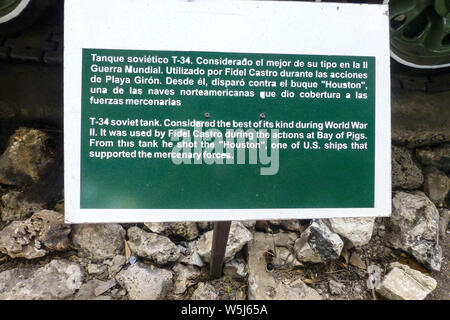 Signe pour T34 Tank utilisé dans la baie de la Révolution des porcs utilisé par Fidel Castro navire russe soviétique a tiré Houston soutenu les forces mercenaires américaines baie de la guerre mondiale Banque D'Images