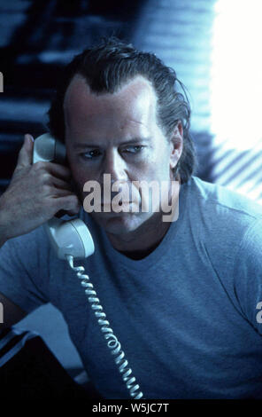 BRUCE WILLIS dans BANDITS (2001), réalisé par Barry Levinson. Credit : M.G.M / Album Banque D'Images