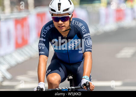 Les coureurs de tous niveaux et sur quelques machines intéressantes et de course dans les rues de cycle et l'ensemble de Eastbourne downs du sud de Sussex Banque D'Images