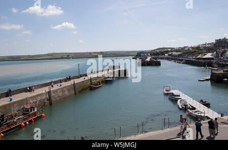 Port de Padstow, Padstow, Cornwall, Angleterre, le 12 mai 2019, une vue sur le port depuis le sentier du littoral. Banque D'Images