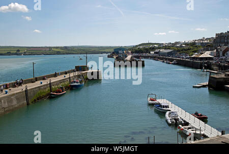 Port de Padstow, Padstow, Cornwall, Angleterre, le 12 mai 2019, une vue sur le port depuis le sentier du littoral. Banque D'Images