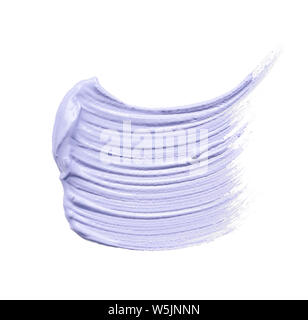 Traits violet doucement et la texture de la crème pour le visage ou la peinture acrylique isolé sur fond blanc Banque D'Images