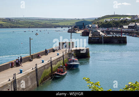 Port de Padstow, Padstow, Cornwall, Angleterre, le 12 mai 2019, une vue sur le port depuis le sentier du littoral. Banque D'Images