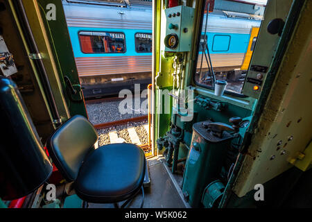 F-Set Train à exécuter d'adieu de S-Set de train à Sydney, NSW, Australie Banque D'Images