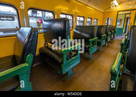 F-Set Train à exécuter d'adieu de S-Set de train à Sydney, NSW, Australie Banque D'Images