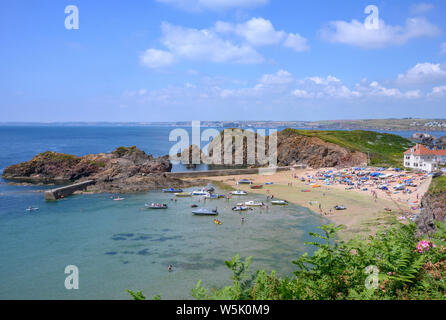 Belle vue de Hope Cove dans le sud du Devon Banque D'Images