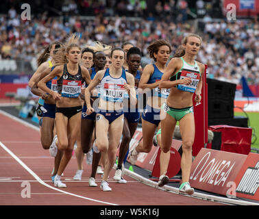 Londres, ANGLETERRE - 20 juillet : Konstanze Klosterhalfen d'Allemagne, Laura Muir et Hannah Segrave de Grande-bretagne en compétition dans le 1500m au cours Da Banque D'Images