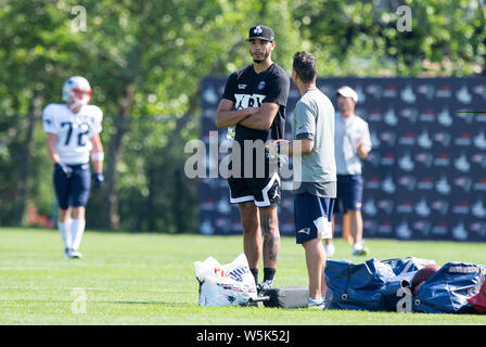 Stade Gillette. 28 juillet, 2019. MA, USA ; Boston Celtics en avant Jason Tatum (L) regarde sur pendant le camp d'entraînement des Patriotes au Stade Gillette. Anthony Nesmith/CSM/Alamy Live News Banque D'Images