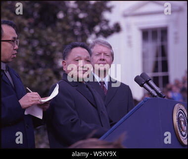 Deng Xiaoping et Jimmy Carter lors de la cérémonie d'arrivée pour le vice-Premier Ministre de la Chine. Banque D'Images