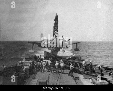 Curtiss SC-1 à bord du Seahawk USS Wichita (CA-45) vers en avril 1945. Banque D'Images