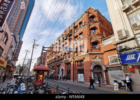 Vue de l'ancien Shanghai Industrial Bank au coin de Sichuan Road et route Dianchi à Shanghai, Chine, le 15 avril 2019. L'ancien Shanghai JE Banque D'Images