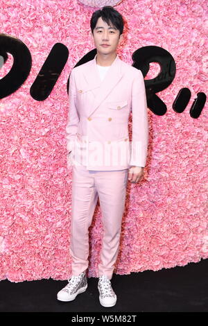 --FILE--acteur chinois Huang Xuan assiste à un événement promotionnel par Dior à Pékin, Chine, 10 janvier 2019. Banque D'Images