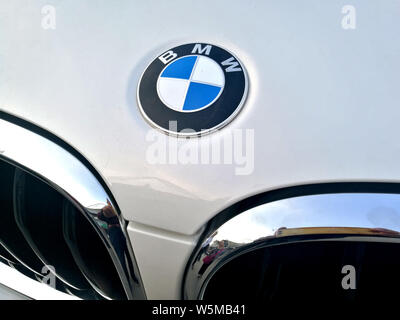 --FILE--Vue d'un logo de BMW dans la ville de Huaibei, la Chine de l'est la province de l'Anhui, le 4 octobre 2018. BMW (Chine) a déposé un plan de rappel pour les véhicules 36,0001 fro Banque D'Images