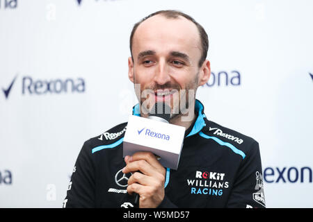 Pilote de Formule 1 Polonais Robert Kubica assiste à l'événement de la marque Rexona à Shanghai, Chine, le 10 avril 2019. Banque D'Images