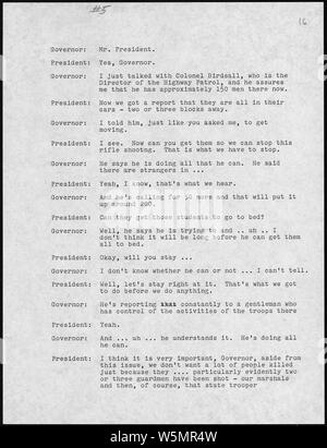 FifthTelephone Conversation téléphonique entre le président Kennedy et le gouverneur Barnet ; Portée et contenu : la conversation téléphonique entre le président John F. Kennedy et le gouverneur Ross Barnet sur James Meredith est entrée dans l'Université du Mississippi. Banque D'Images