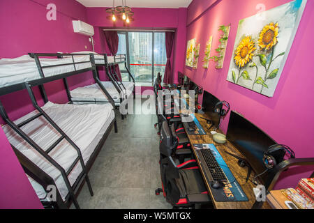 Vue intérieure d'un hôtel sur le thème du sport dans la ville de Chengdu, dans le sud-ouest de la province chinoise du Sichuan, le 10 avril 2019. Un hôtel sur esports Chengdu, Sichuan p Banque D'Images
