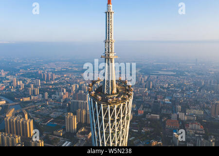 Une vue sur la Tour de Canton dans la ville de Guangzhou, province du Guangdong en Chine du Sud, 16 avril 2019. Le Canton Guangzhou officiellement, la Tour astronomique TV Banque D'Images