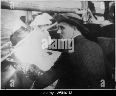 Franklin D. Roosevelt avec Sara Delano Roosevelt et Laura Delano à Campobello Banque D'Images