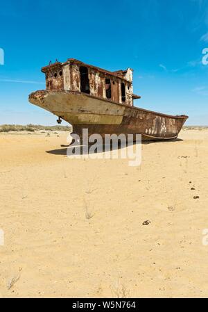 Cimetière de Navires, sec d'Aral, Moynaq, Ouzbékistan, Moynak Banque D'Images