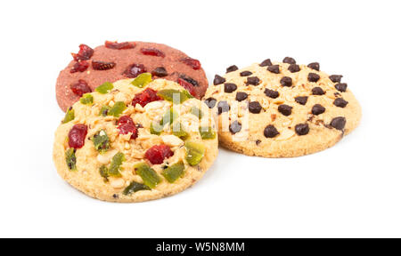 Cookies ronde avec des fruits secs isolé sur fond blanc Banque D'Images