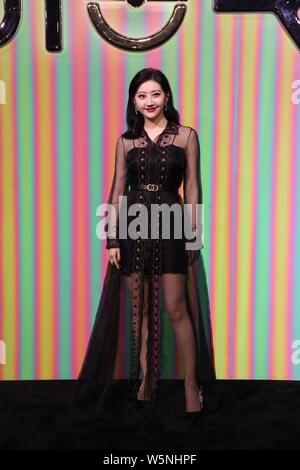 L'actrice chinoise Tian Jing arrive pour le cocktail d'ouverture pour le pop up store de Dior dans la ville de Chengdu, dans le sud-ouest de la province chinoise du Sichuan, 23 Banque D'Images