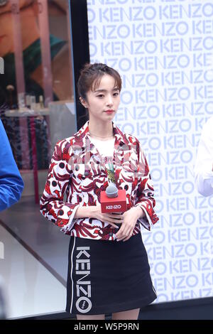 L'actrice chinoise Hu Bingqing assiste à un événement promotionnel pour Kenzo à Shanghai, Chine, 29 mai 2019. Banque D'Images