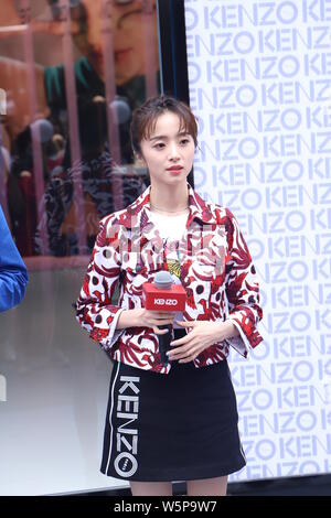 L'actrice chinoise Hu Bingqing assiste à un événement promotionnel pour Kenzo à Shanghai, Chine, 29 mai 2019. Banque D'Images